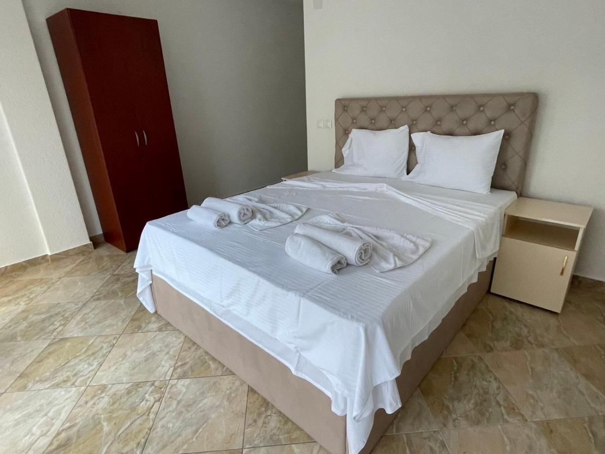 Hotel Montenegro Струга Екстер'єр фото